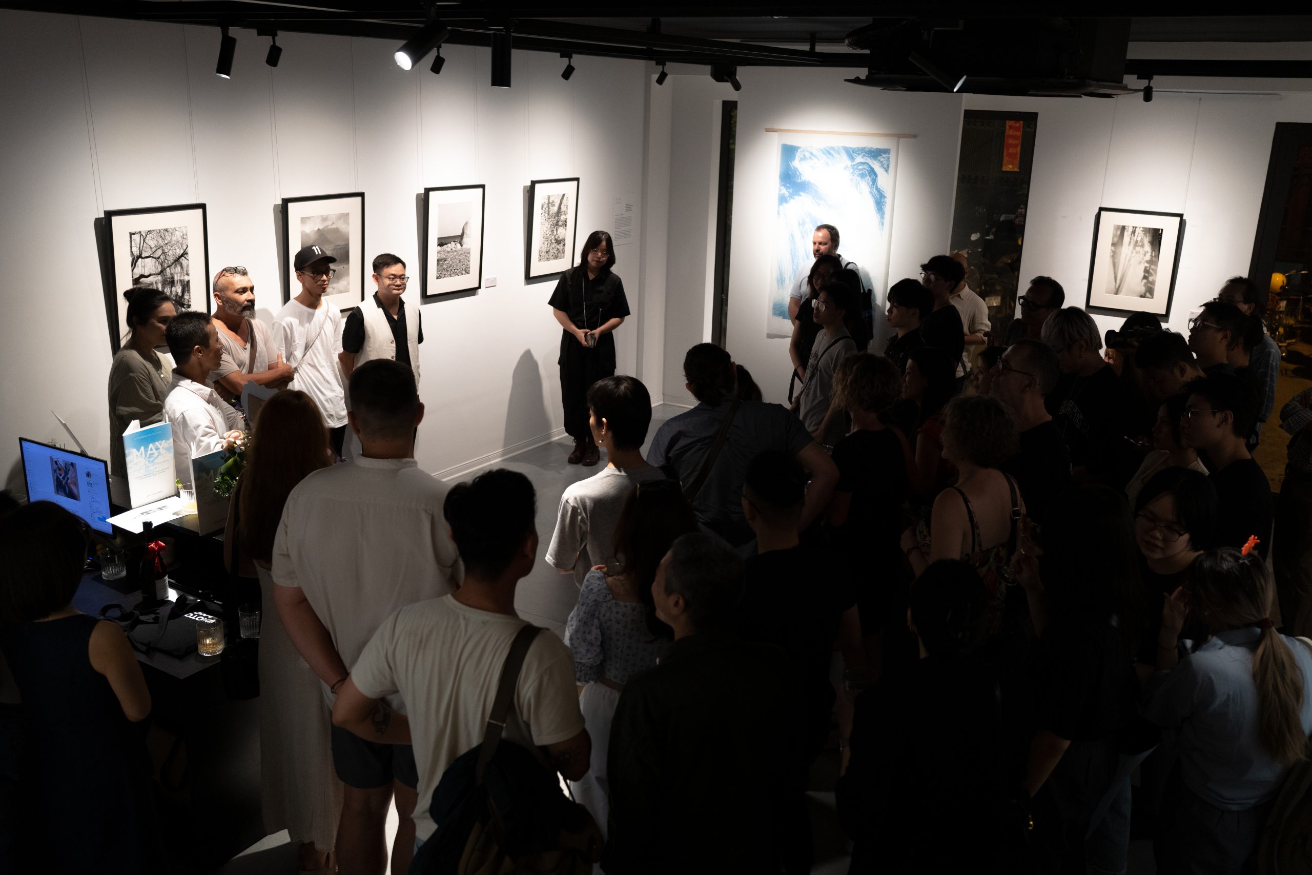 Tại buổi khai mạc, triển lãm MAY hân hạnh đón tiếp công chúng mến mộ nghệ thuật tại thủ đô