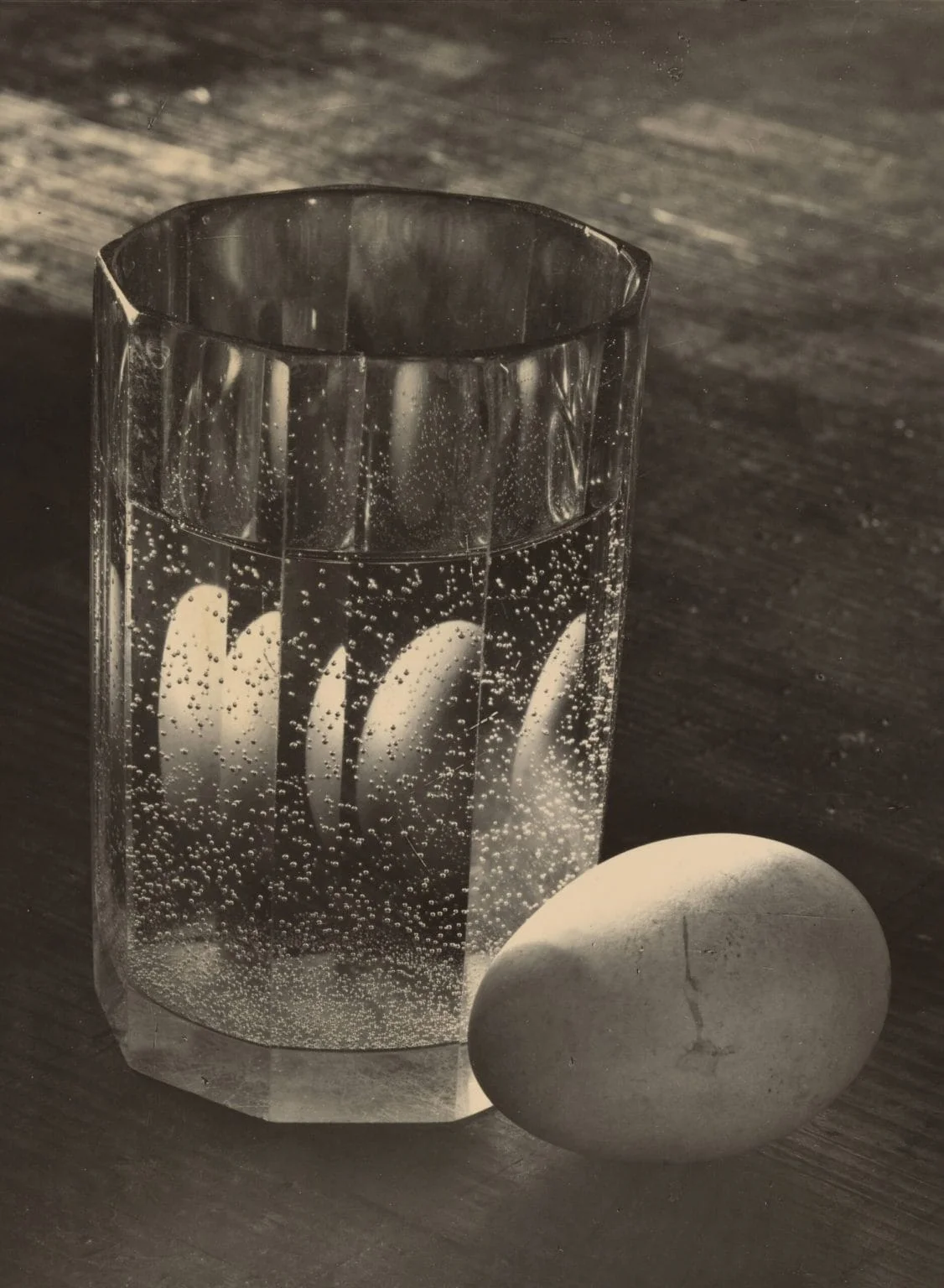 Josef Sudek, Vô đề (Cốc và trứng), 1952