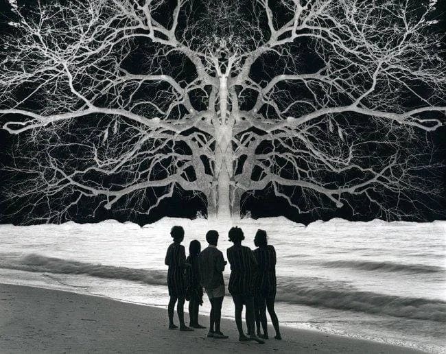 Jerry Uelsmann, Apocalypse II, 1967. Ví dụ về nhiếp ảnh siêu thực vì tác phẩm làm người thưởng thức nghĩ đến trạng thái trong mơ.