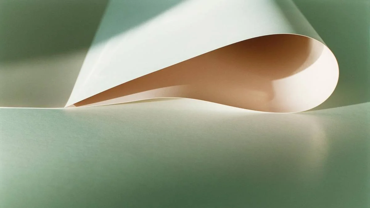 Paper Drop (Shadow) – Wolfgang Tillmans.
